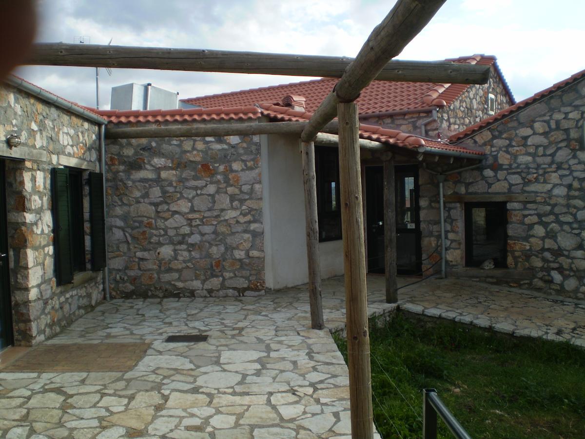 Hotel Arachovitika Kalivia Karyes Exterior foto